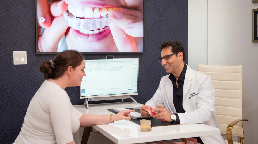 Dr. Mawaldi teaching orthodontic students