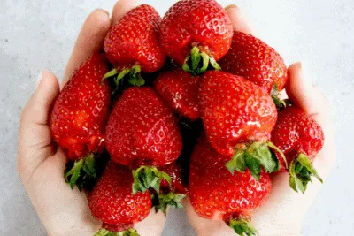 Foods that naturally whiten teeth